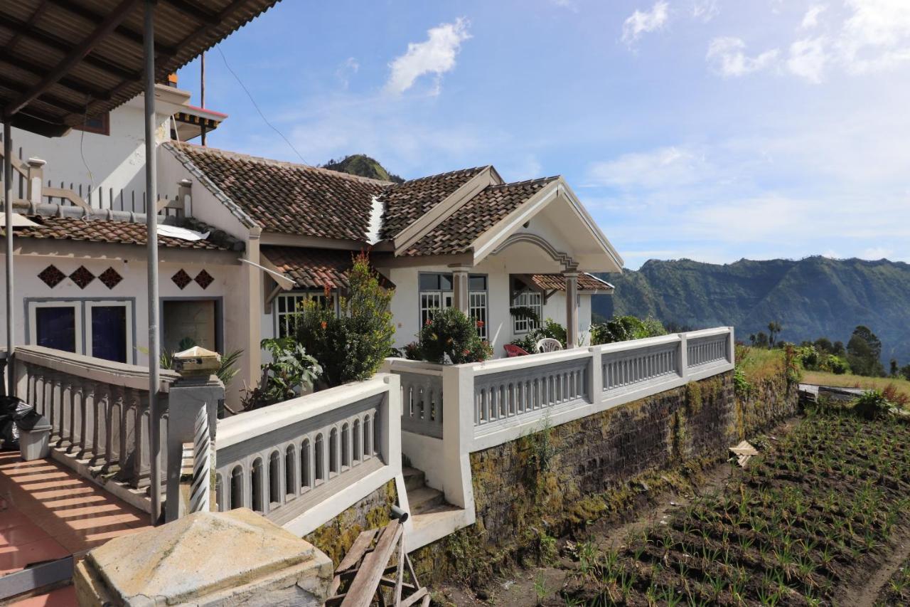 Good Karma Bromo Guesthouse Екстер'єр фото