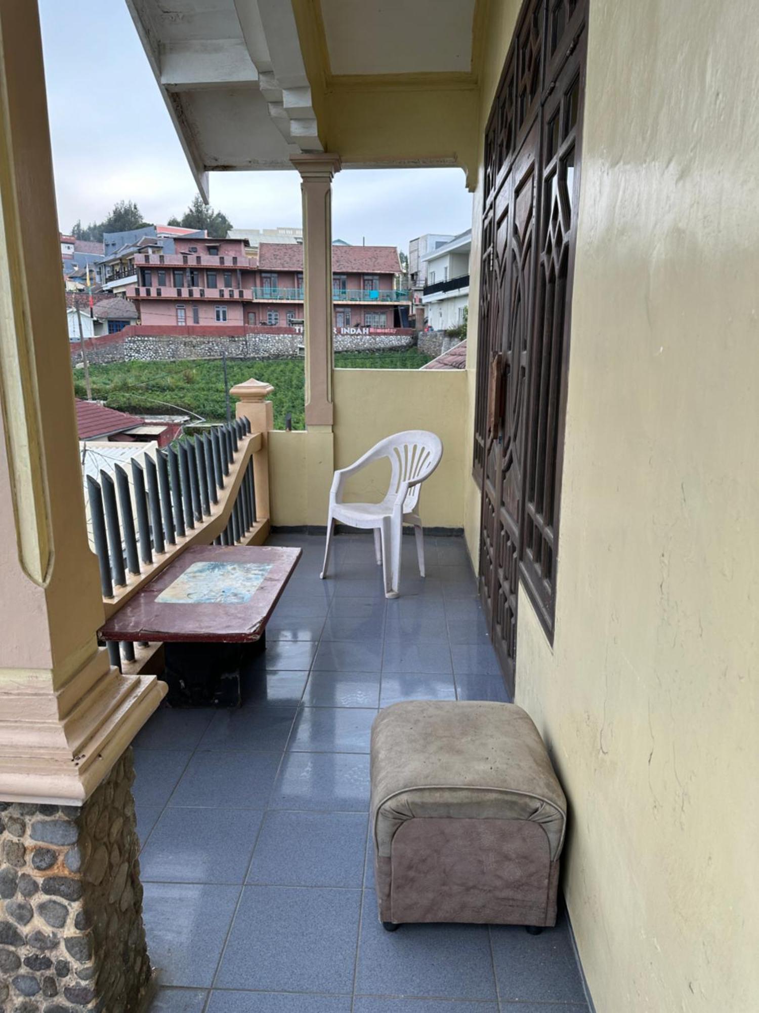 Good Karma Bromo Guesthouse Екстер'єр фото